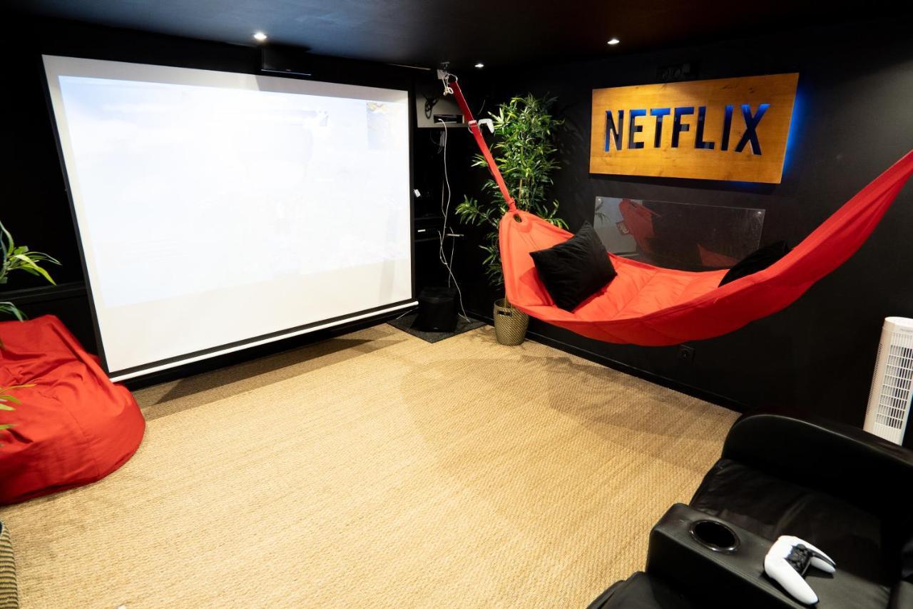 Capsule Cinema - Balneo Home Cinema Playstation 5 瓦朗西纳 外观 照片