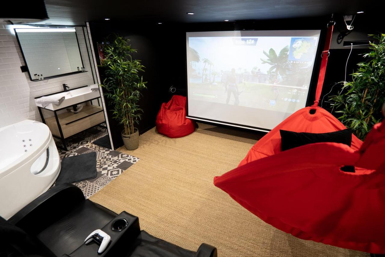 Capsule Cinema - Balneo Home Cinema Playstation 5 瓦朗西纳 外观 照片