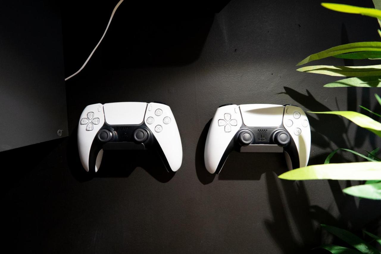Capsule Cinema - Balneo Home Cinema Playstation 5 瓦朗西纳 外观 照片