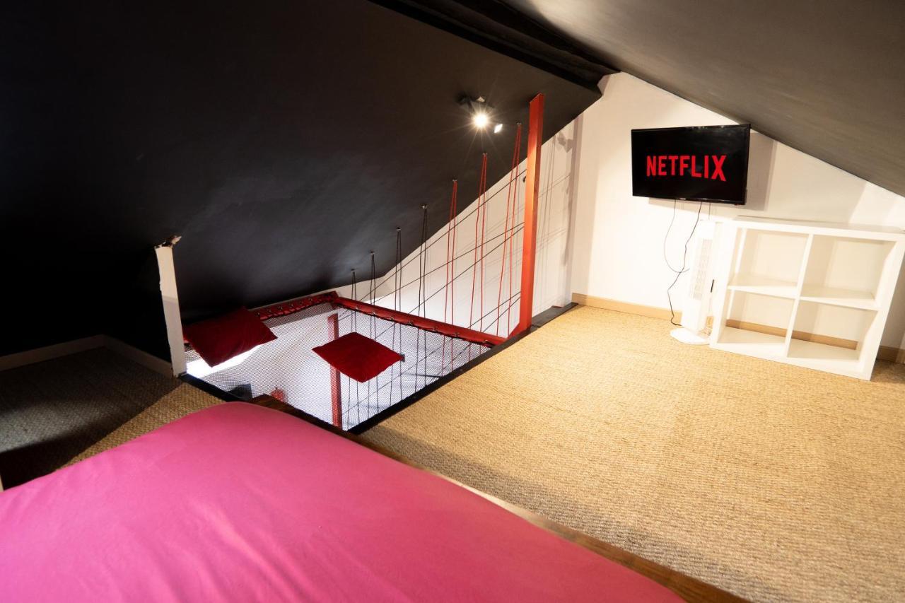Capsule Cinema - Balneo Home Cinema Playstation 5 瓦朗西纳 外观 照片